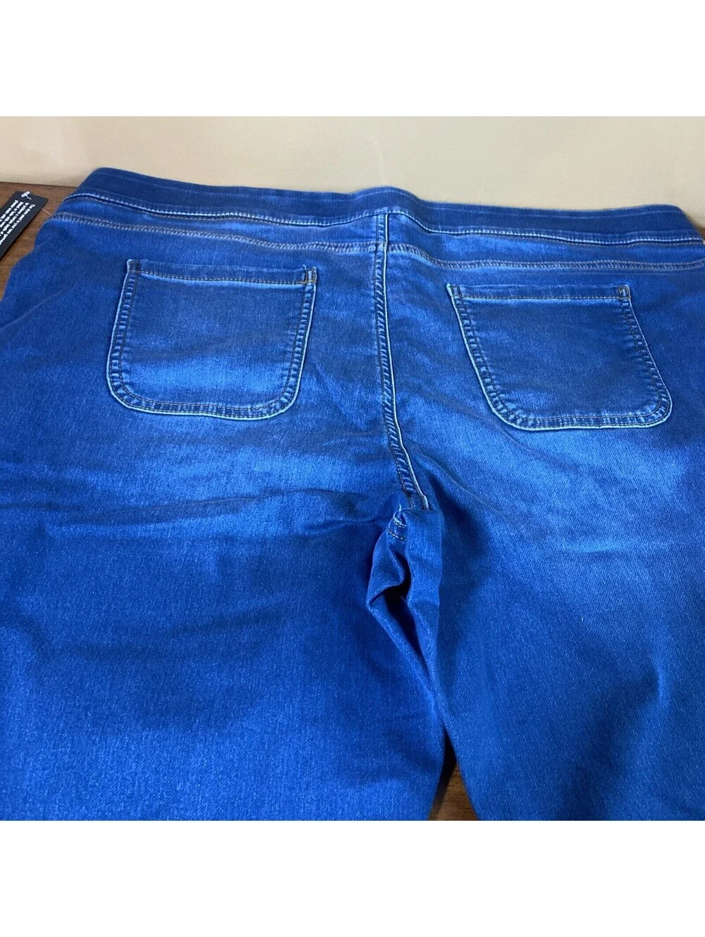D&C Ladies Stretch Pull Up Jeans 5 Pockets One On Right Thigh 1X